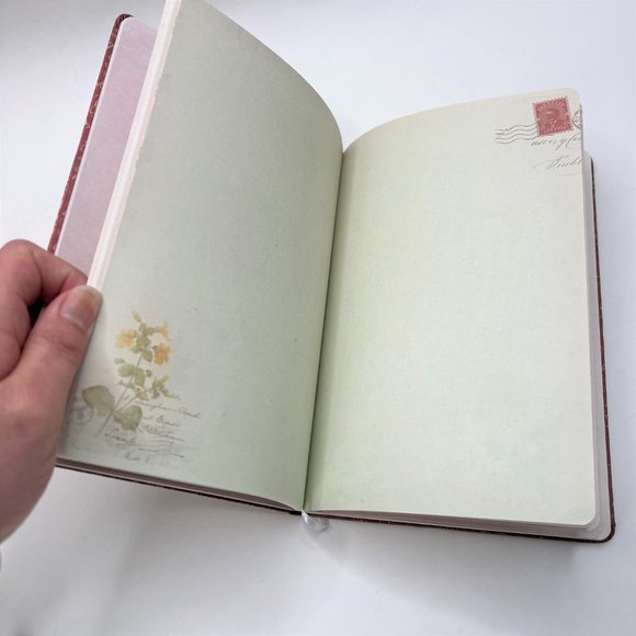 Vintage Style Garden Flower Journal with Illustrated Pages - Picture 3 of 6